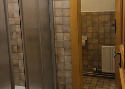 Extra afsluitbare badkamer + wc